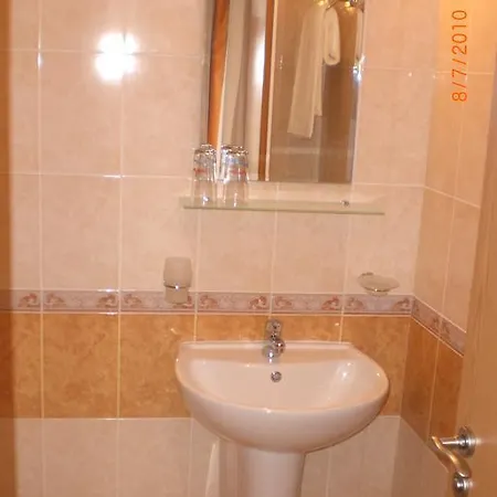 Kosta's Guest house